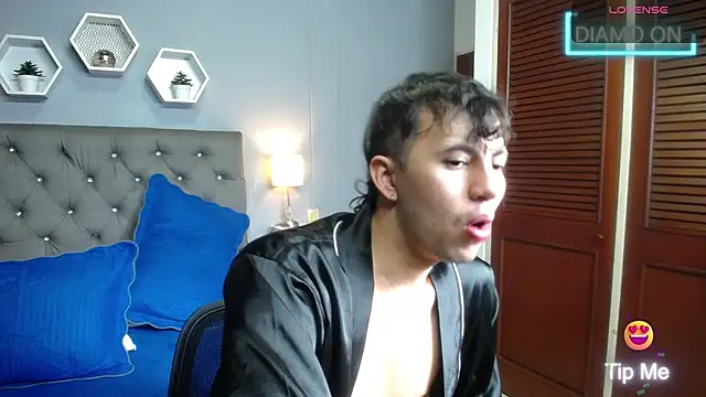 Snapshot of paul_myller chatting on 11/01/25, 03:52 paul myller online show from 11/01/25, 03:52