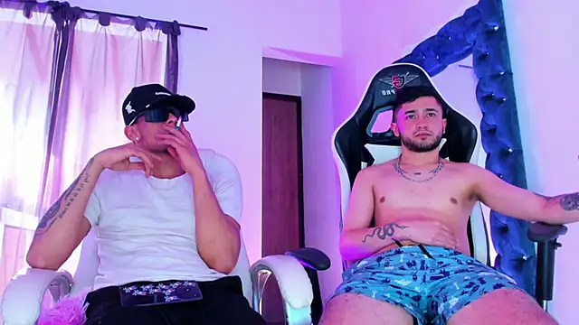 Snapshot of Yourtemptation555 chatting on 10/28/25, 08:33 Yourtemptation555 online show from 10/28/25, 08:33