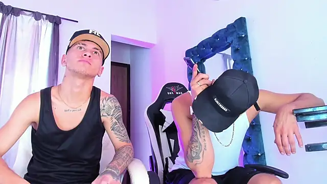 Snapshot of Yourtemptation555 chatting on 11/01/25, 04:53 Yourtemptation555 online show from 11/01/25, 04:53