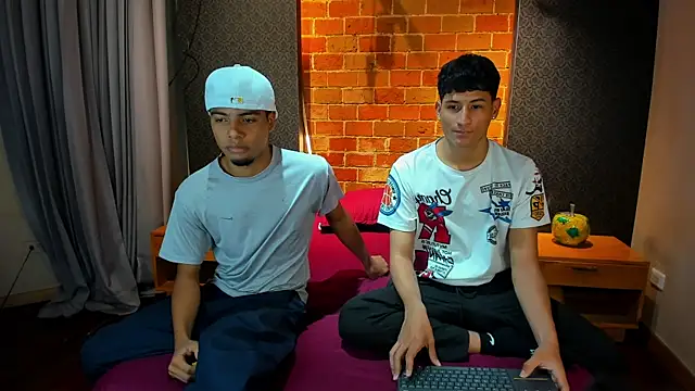 Snapshot of Jack_and_Joes chatting on 10/29/25, 03:31 Jack and Joes online show from 10/29/25, 03:31