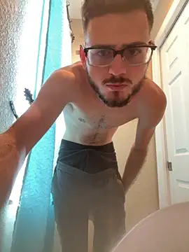 Snapshot of mattcumsquik chatting on 11/17/25, 03:18 mattcumsquik online show from 11/17/25, 03:18