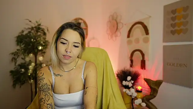 Snapshot of Anabel_Moon chatting on 11/07/25, 02:39 Anabel Moon online show from 11/07/25, 02:39