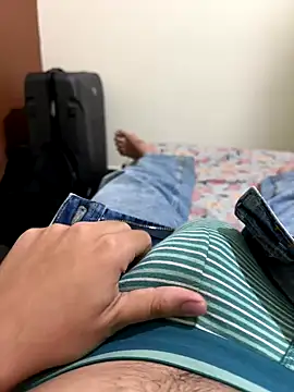 Snapshot of SentScruples chatting on 11/04/25, 02:49 SentScruples online show from 11/04/25, 02:49