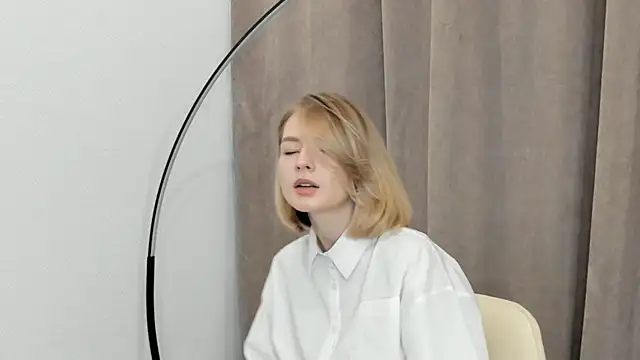 Snapshot of BaileyBernos chatting on 10/29/25, 10:28 BaileyBernos online show from 10/29/25, 10:28