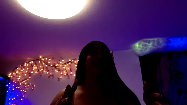 Snapshot of TriplexTemptationx chatting on 11/15/25, 10:15 TriplexTemptationx online show from 11/15/25, 10:15