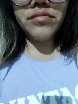 Snapshot of Camilu23 chatting on 10/28/25, 10:34 Camilu23 online show from 10/28/25, 10:34