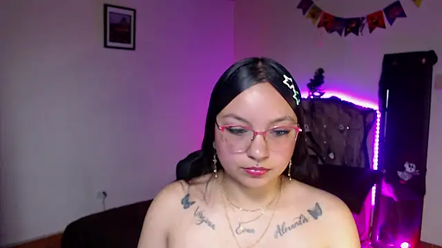 Snapshot of _anne_hot21 chatting on 10/30/25, 06:52 anne hot21 online show from 10/30/25, 06:52