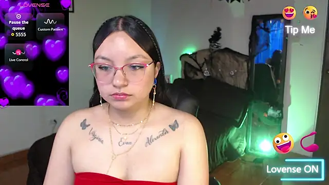 Snapshot of _anne_hot21 chatting on 11/04/25, 06:51 anne hot21 online show from 11/04/25, 06:51