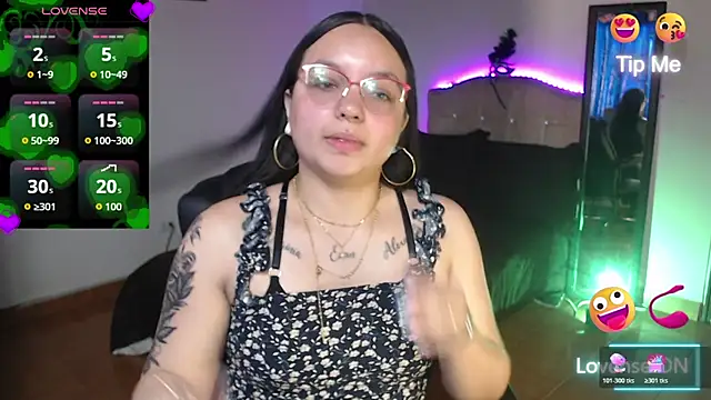 Snapshot of _anne_hot21 chatting on 11/07/25, 12:49 anne hot21 online show from 11/07/25, 12:49