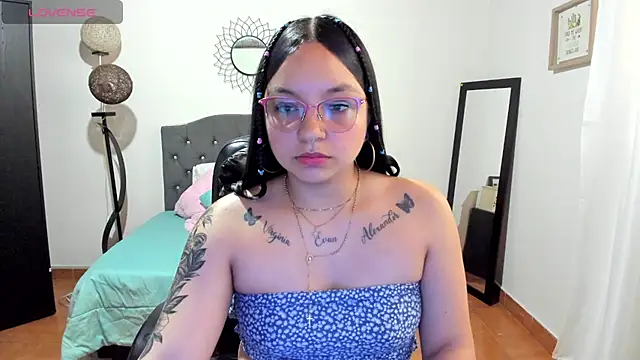 Snapshot of _anne_hot21 chatting on 11/15/25, 01:29 anne hot21 online show from 11/15/25, 01:29