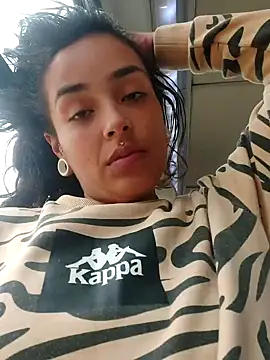 Moon And Sunn online show from 10/29/25, 03:47