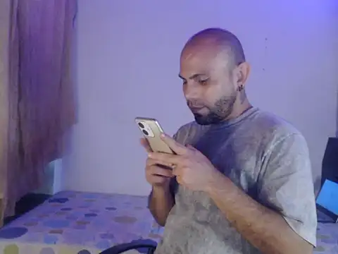 Snapshot of marek_secrett chatting on 11/04/25, 08:41 marek secrett online show from 11/04/25, 08:41