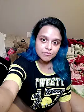 Snapshot of aye_tinakopixx chatting on 11/14/25, 12:42 aye tinakopixx online show from 11/14/25, 12:42