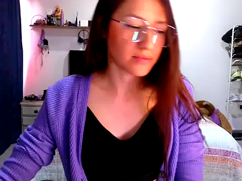 Snapshot of KendallTwisTx chatting on 11/07/25, 09:04 KendallTwisTx online show from 11/07/25, 09:04