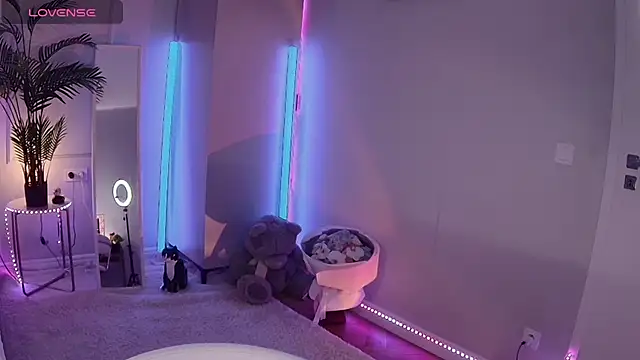 Snapshot of Alice_Bloome chatting on 10/30/25, 06:26 Alice Bloome online show from 10/30/25, 06:26