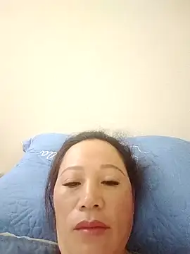 Snapshot of let-go chatting on 11/02/25, 10:12 let-go online show from 11/02/25, 10:12