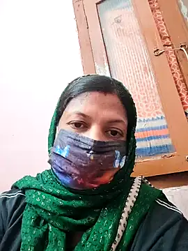 pujapujarrrr online show from 10/29/25, 03:58