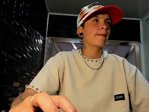 Snapshot of SubGirlRs chatting on 10/31/25, 02:56 SubGirlRs online show from 10/31/25, 02:56