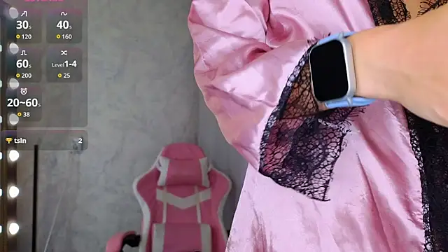 Snapshot of Lovelly_molly1 chatting on 10/30/25, 04:30 Lovelly molly1 online show from 10/30/25, 04:30