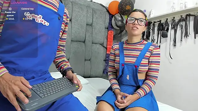 DamianandEva online show from 10/31/25, 01:12