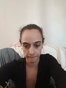 Snapshot of yummy_love chatting on 11/11/25, 10:04 yummy love online show from 11/11/25, 10:04