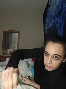 Snapshot of yummy_love chatting on 11/12/25, 01:28 yummy love online show from 11/12/25, 01:28