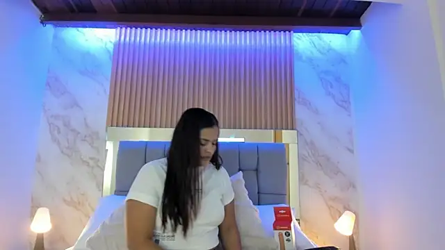 Snapshot of miia_luna_ chatting on 11/06/25, 12:50 miia luna online show from 11/06/25, 12:50