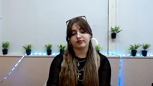 Dance  Queen online show from 11/03/25, 11:55