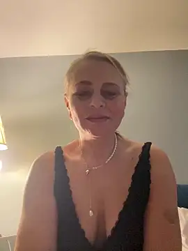 Snapshot of ToriLove777 chatting on 11/15/25, 08:05 ToriLove777 online show from 11/15/25, 08:05