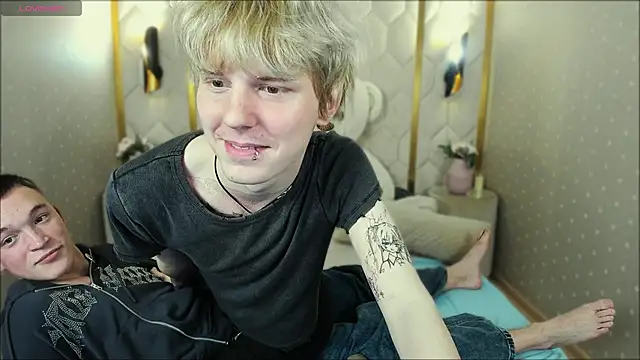 Kevin Derek online show from 10/30/25, 02:18