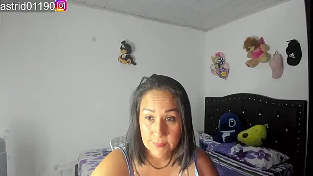 Snapshot of astrid_sexy1 chatting on 11/05/25, 01:05 astrid sexy1 online show from 11/05/25, 01:05