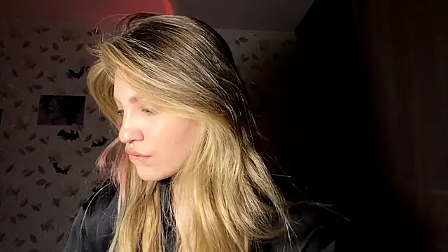 Snapshot of OrethaEredia chatting on 11/01/25, 03:14 OrethaEredia online show from 11/01/25, 03:14