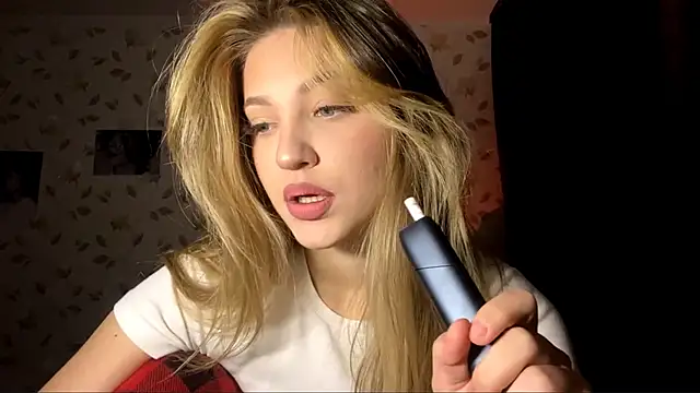 Snapshot of OrethaEredia chatting on 11/04/25, 03:22 OrethaEredia online show from 11/04/25, 03:22