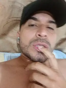 Snapshot of Felipefenix8 chatting on 10/30/25, 04:30 Felipefenix8 online show from 10/30/25, 04:30