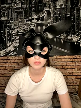 Snapshot of bunnyria1 chatting on 11/04/25, 03:22 bunnyria1 online show from 11/04/25, 03:22