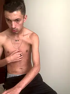 Snapshot of dylan_drakee chatting on 10/30/25, 05:35 dylan drakee online show from 10/30/25, 05:35