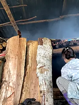 Snapshot of bardamtw chatting on 10/31/25, 03:07 bardamtw online show from 10/31/25, 03:07