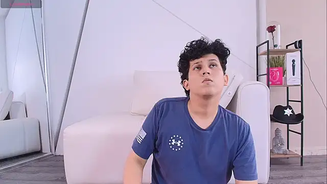 Snapshot of DamianVice chatting on 11/07/25, 01:55 DamianVice online show from 11/07/25, 01:55