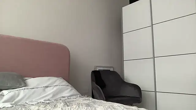 HotLdyllic online show from 11/05/25, 01:33