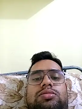 Snapshot of unknownman697856 chatting on 10/31/25, 01:45 unknownman697856 online show from 10/31/25, 01:45