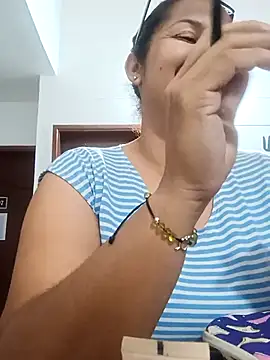 Snapshot of Samaraa_Lee chatting on 11/14/25, 12:26 Samaraa Lee online show from 11/14/25, 12:26