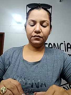 Snapshot of Samaraa_Lee chatting on 11/17/25, 11:49 Samaraa Lee online show from 11/17/25, 11:49