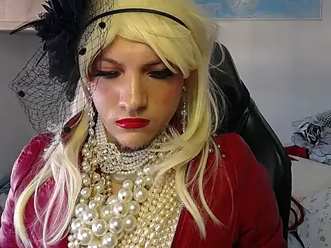 Snapshot of VanesaCrossic chatting on 10/19/25, 06:47 VanesaCrossic online show from 10/19/25, 06:47