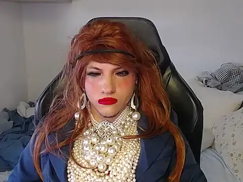 Snapshot of VanesaCrossic chatting on 10/22/25, 08:03 VanesaCrossic online show from 10/22/25, 08:03