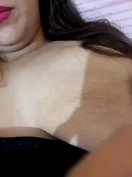 Snapshot of Siriii_Ne chatting on 10/31/25, 11:06 Siriii Ne online show from 10/31/25, 11:06