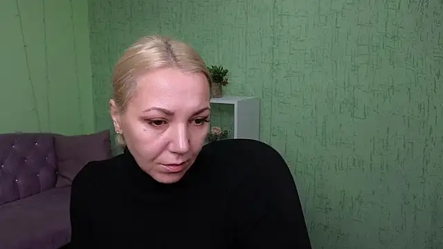 Snapshot of Jade_Journey chatting on 10/31/25, 07:53 Jade Journey online show from 10/31/25, 07:53