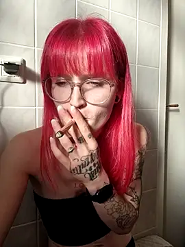 SkinnyGinny online show from 11/19/25, 09:42