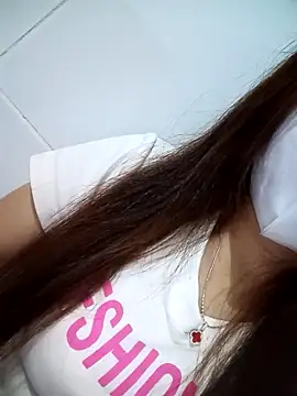 Snapshot of LevyCii99 chatting on 11/01/25, 07:32 LevyCii99 online show from 11/01/25, 07:32