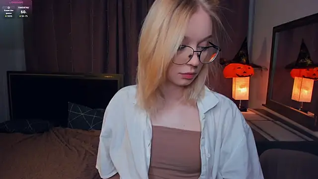 Snapshot of ShanelTunon chatting on 10/31/25, 07:59 ShanelTunon online show from 10/31/25, 07:59