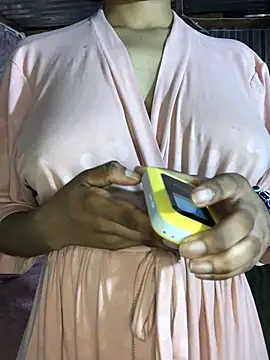 Snapshot of mcdeeXo chatting on 11/06/25, 08:26 mcdeeXo online show from 11/06/25, 08:26